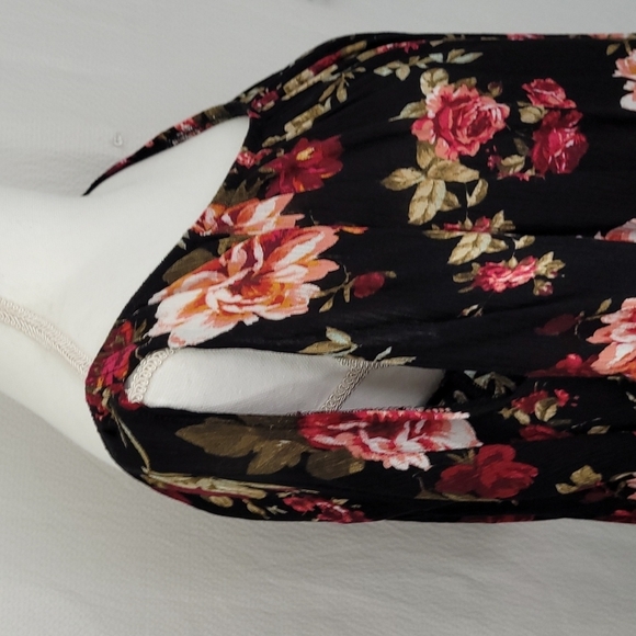 Ambaince Black,Burgundy Floral print open shoulder top. Juiner large - Picture 3 of 9
